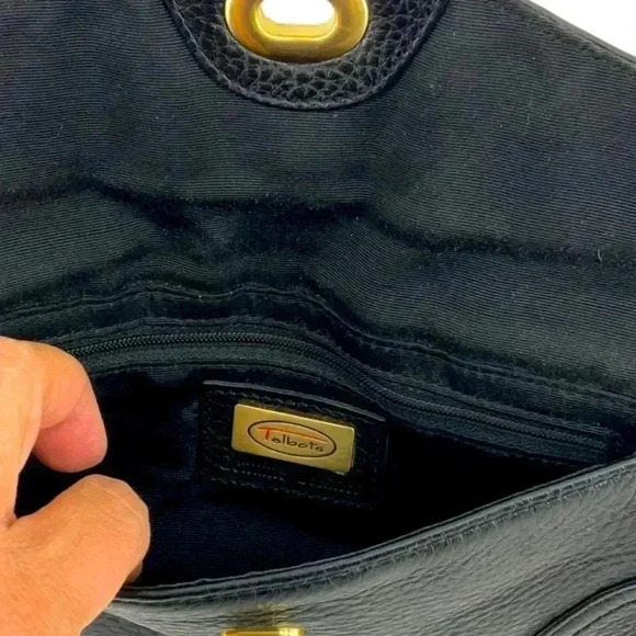 TALBOTS  WRISTLES WALLET - Picture 3 of 3